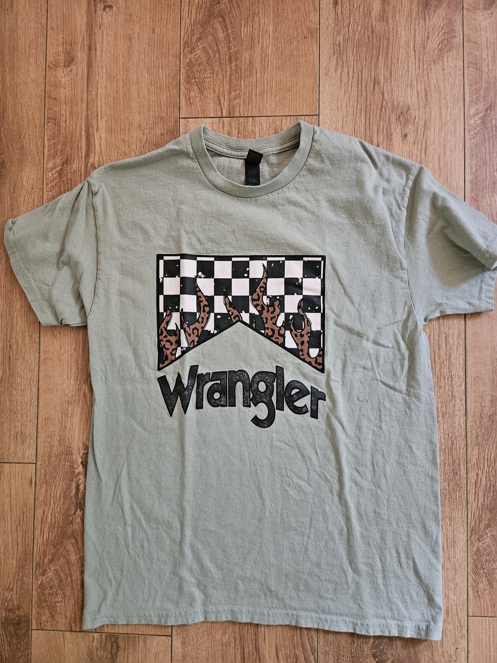 Wrangler Sage Green Short-Sleeve Graphic Logo Tee Womens Juniors Medium